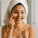 Rutina de belleza natural para el cuidado de la piel y el cabello femenino